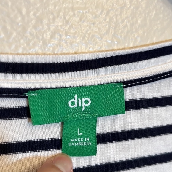 *3/$15* Bundle of Dip Shirt and Dress - Picture 15 of 15